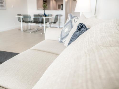 Bayshore Three Bedroom Apartment 3541 - image 6