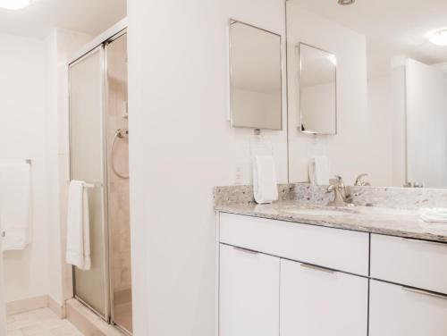Bayshore Three-Bedroom Apartment 3935
