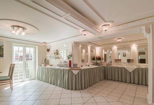 Ételek és italok, Hotel Villa am Waldschlössschen in Neustadt