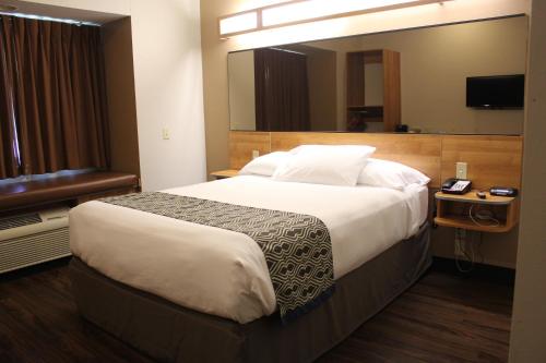 York Microtel Inn & Suites by Wyndham - image 7