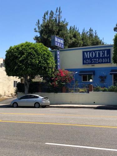 King Lodge Motel in Monterey Park, USA