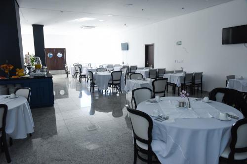 Ēdiens un dzērieni, Blue Open Hotel in Erečima