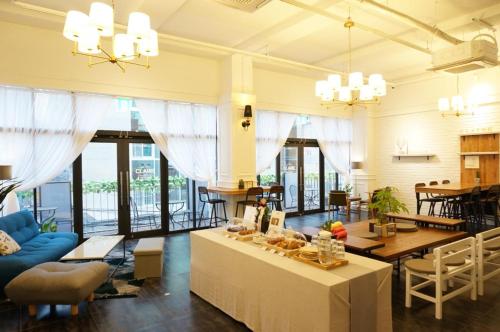 Daegu Yellow Motel Located in Daegu Central Area, Daegu Yellow Motel is a perfect starting point from which to explore Daegu. The property features a wide range of facilities to make your stay a pleasant experience. Ser