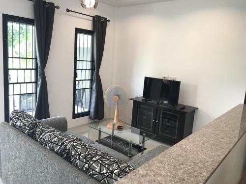 Buncha Place – Bang Tao Bay, WY