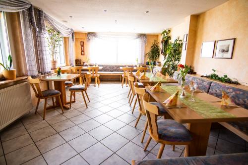 Restaurant, Landgasthof Hotel Will in Neuenstein