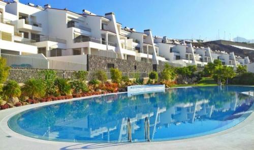 Design duplex in the luxurious Magnolia Golf Resort in La Caleta, South Tenerife
