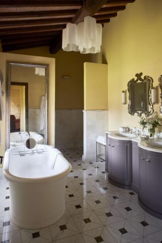 Castello di Casole, A Belmond Hotel, Tuscany Castello di Casole is a popular choice amongst travelers in Casole dElsa, whether exploring or just passing through. The property features a wide range of facilities to make your stay a pleasant expe