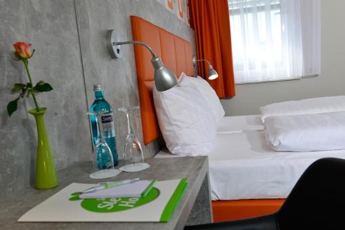 SleepySleepy Hotel Gießen - image 6