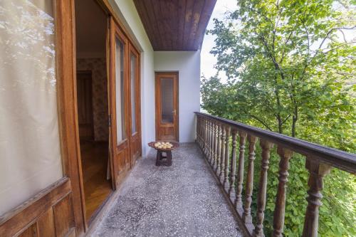 Erkély/terasz, Eco House Sabero in Akhmeta