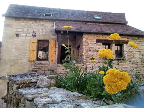 photo chambre Maison en pierres au coeur du village médiéval de Villeneuve