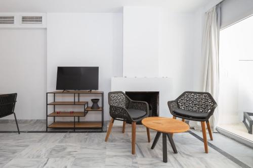 Marbella House Beach Apartment - image 3