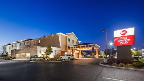 Best Western Plus Boardman Inn & Suites