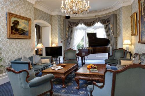 Best Western Swiss Cottage Hotel - image 2