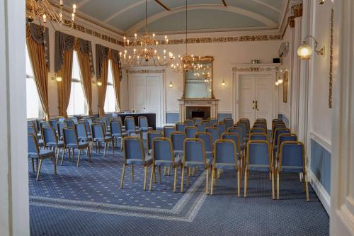 Best Western Lichfield City Centre The George Hotel - image 5