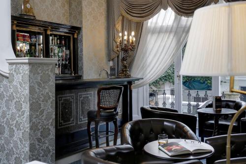 Best Western Swiss Cottage Hotel - image 9