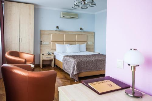 Hotel Krasnoyarsk - main image