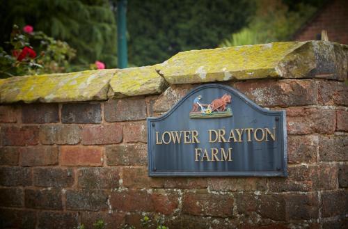 Lower Drayton Farm B&B - image 6