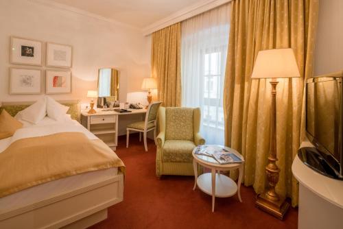 157890293 Hotel Goldener Adler, BW Signature Collection