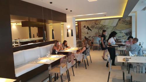 Cosmopolitan Hotel - image 4