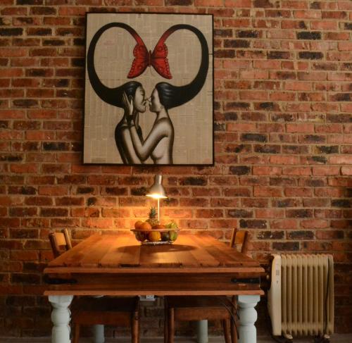 New barn room private space, FIBRE Wifi, Vegan Home in Randburg