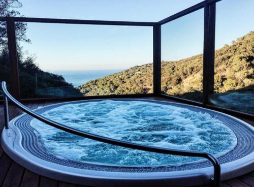 熱水浴缸, 艾斯切爾德貝格酒店 (Es Cel de Begur Hotel) in 伯格