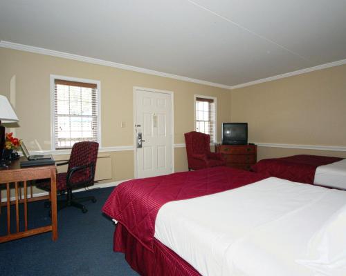 2 queen beds