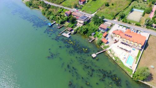 Mai Danube - image 5