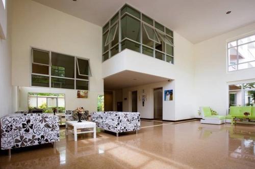 Flame Tree Residence by Patcha photo