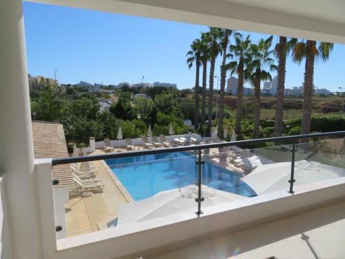 Balcony/terrace, Hotel Alcaide in Praia do Vau