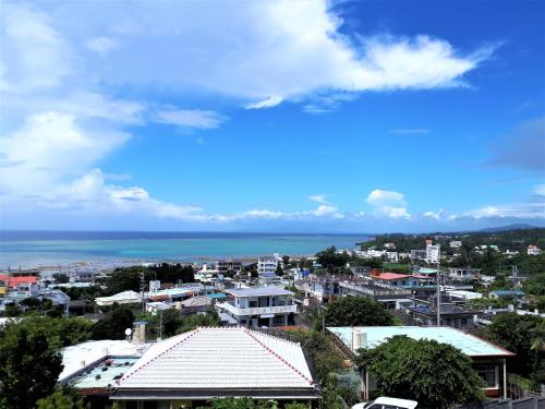 E-horizon Resort Condominium Yomitan Ideally located in the Yomitan area, E-horizon Resort Condominium Yomitan promises a relaxing and wonderful visit. The property features a wide range of facilities to make your stay a pleasant experie