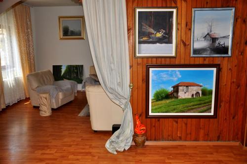 3 bedrooms, 5 beds
