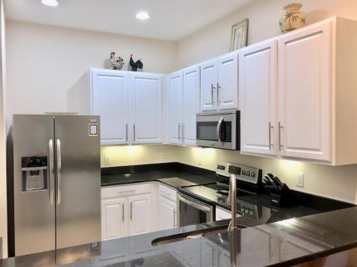 Bahama Bay Grand Bahama spacious 3-bedroom Penthouse near Disney - main image