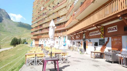 STUDIO en PLEINE MONTAGNE AVEC VUE SUR MARMOTTES