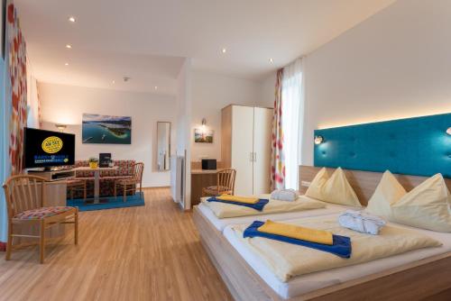 Triple Room with Balcony or Terrace