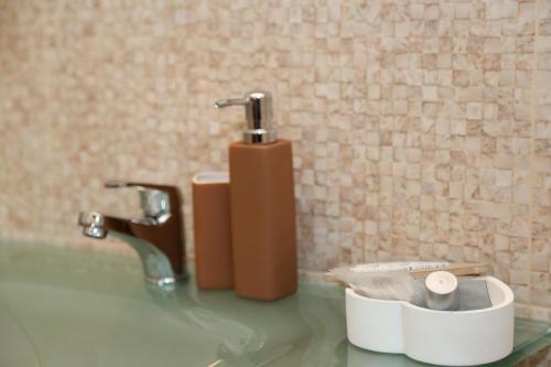 Oli House - image 3