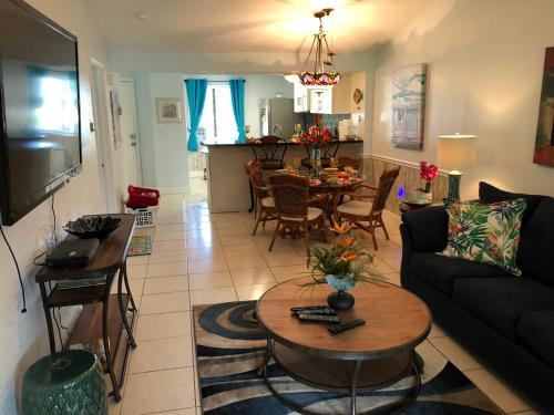 แผนผังชั้น, 2 Bedroom , 2 Bath , Villa in โอลด์สมาร์ (FL)