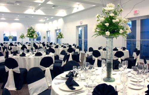 Restaurant, Provident Doral At The Blue near Doral Golf Resort and Spa
