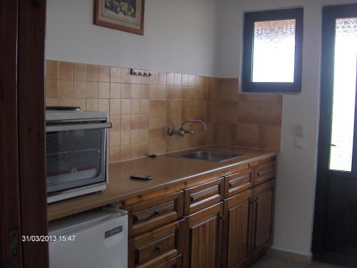 Feakes Apartments - image 5