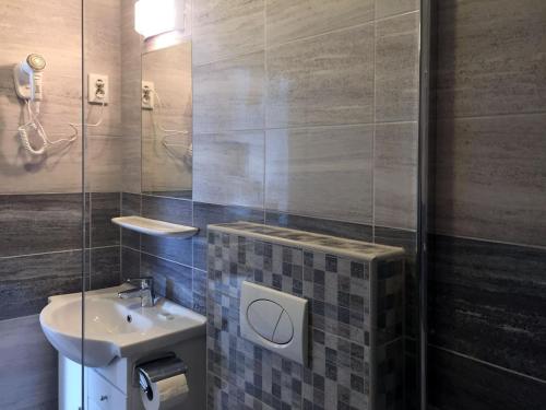 Hotel Aqua - image 14