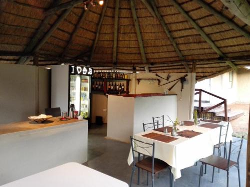 Ruoka ja Juomat, Chobe Sunset Chalets in Kasane