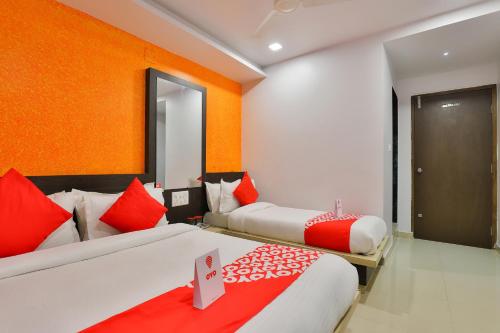 Deluxe Double Room (2 Adults + 1 Child) image 10