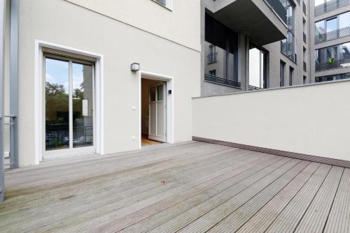 LUXURY Maisonette Duplex 2 floors,2 full bath Mitte City Center