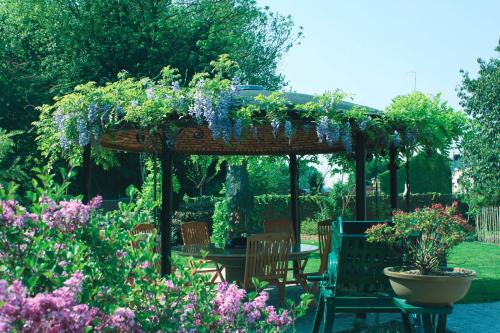 Dārzs, B&B Wisteria in Herne