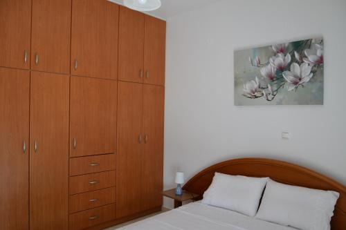 Spacious 1 bedroom apartment 2 km to Pessada beach