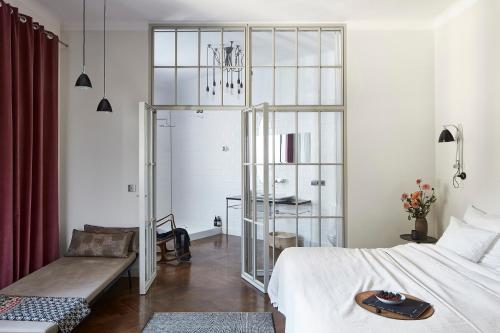 Between Us Bed and Breakfast, Warschau