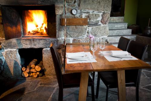 餐廳, 福爾凡薩之家格蘭德餐廳酒店 (Fervenza Casa Grande & Restaurante) in 費爾賓薩