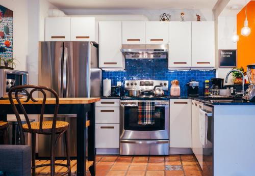 Renovated Historic Coconut Grove Cottage Home thumb 4