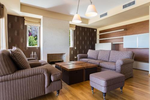 Létesítmények, Analisa Luxury Villa in Thimári
