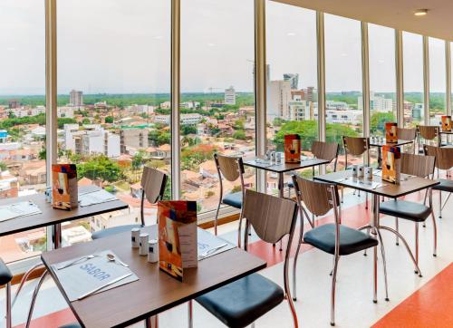 Restaurant, LP Equipetrol in Santa Cruz de la Sierra