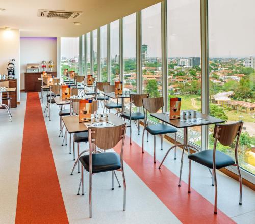 Restaurant, LP Equipetrol in Santa Cruz de la Sierra